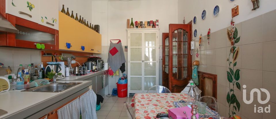 Apartment 10 rooms of 213 m² in Genova (16151)