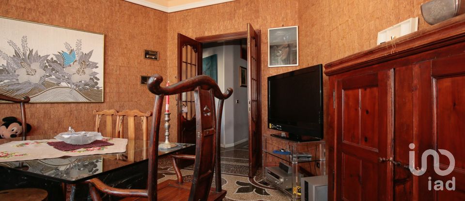 Apartment 10 rooms of 213 m² in Genova (16151)