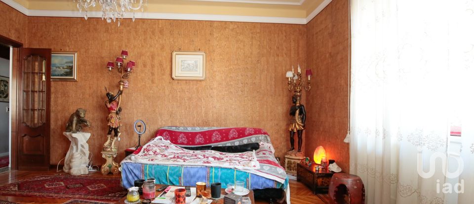 Apartment 10 rooms of 213 m² in Genova (16151)