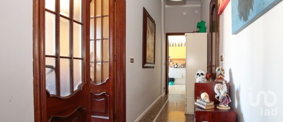 Apartment 10 rooms of 213 m² in Genova (16151)