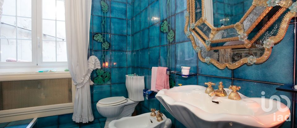 Apartment 10 rooms of 213 m² in Genova (16151)