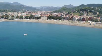 Negozio / locale commerciale di 35 m² in Sestri Levante (16039)