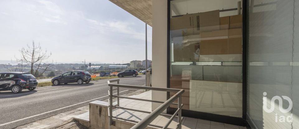 Negozio / locale commerciale di 205 m² in Porto Sant'Elpidio (63821)