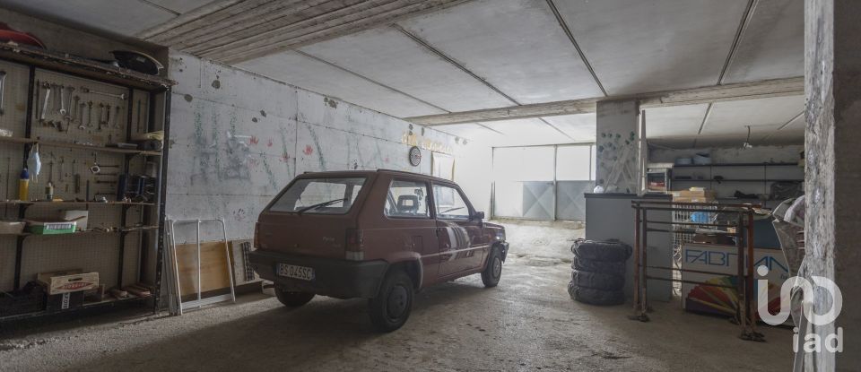 Negozio / locale commerciale di 205 m² in Porto Sant'Elpidio (63821)