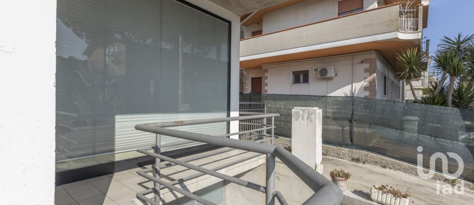 Negozio / locale commerciale di 205 m² in Porto Sant'Elpidio (63821)