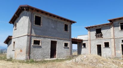 Costruzione di 560 m² in Tortoreto (64018)