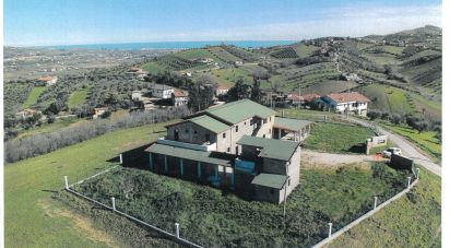 Costruzione di 560 m² in Tortoreto (64018)