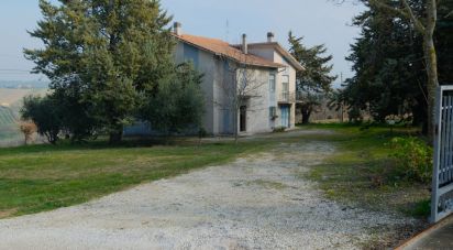 Casa indipendente 8 locali di 220 m² in Belvedere Ostrense (60030)