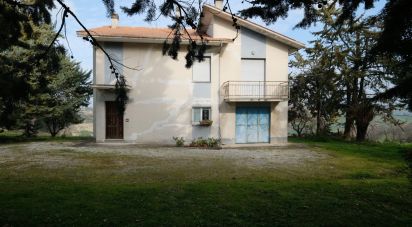 Casa indipendente 8 locali di 220 m² in Belvedere Ostrense (60030)