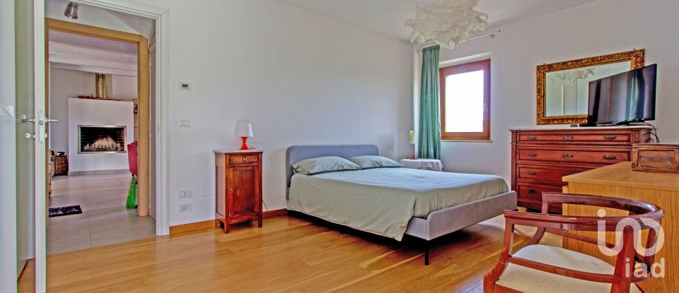 Casa indipendente 9 locali di 270 m² in Ripatransone (63065)