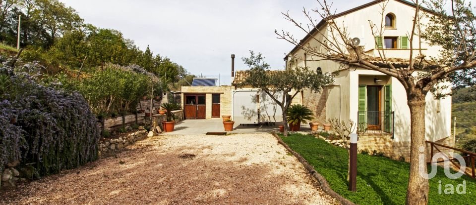 Casa indipendente 9 locali di 270 m² in Ripatransone (63065)