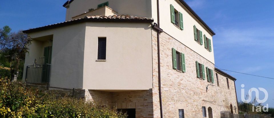 Casa indipendente 9 locali di 270 m² in Ripatransone (63065)