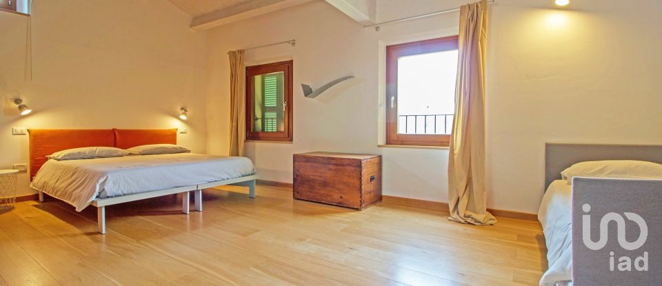 Casa indipendente 9 locali di 270 m² in Ripatransone (63065)