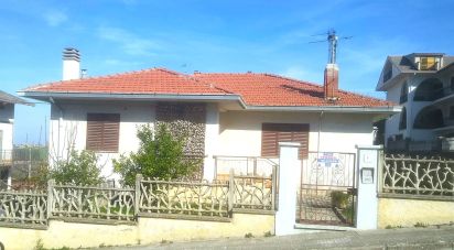 Casa indipendente / Villa 4 locali di 148 m² in Castel Frentano (66032)
