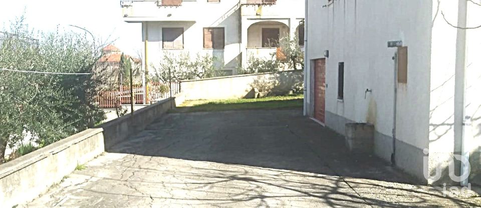 House 4 rooms of 148 m² in Castel Frentano (66032)