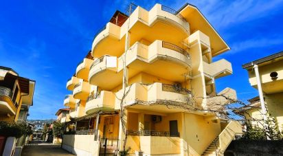 Building 4 rooms of 74 m² in Tortoreto (64018)