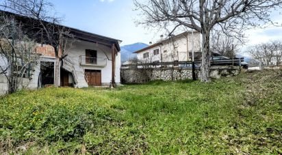 Casa di paese 5 locali di 107 m² in Pratola Peligna (67035)