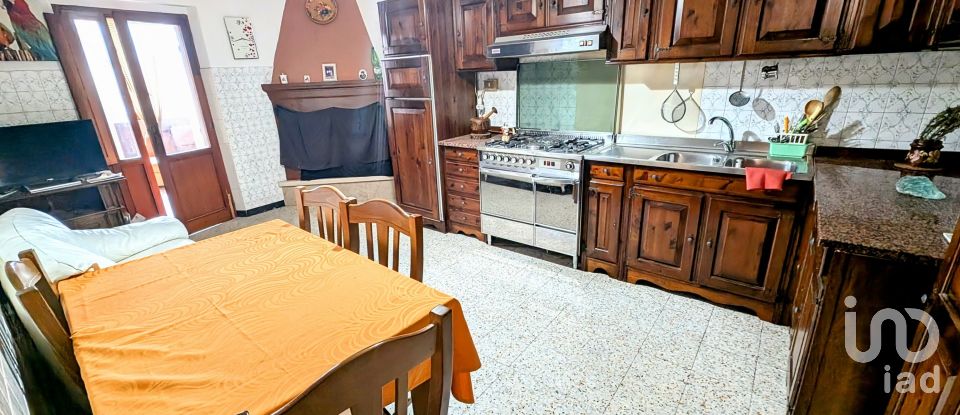 Village house 5 rooms of 107 m² in Pratola Peligna (67035)