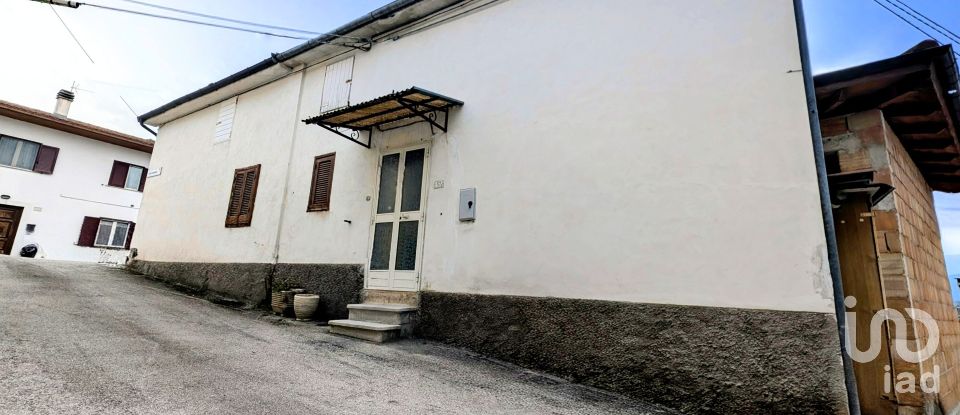 Village house 5 rooms of 107 m² in Pratola Peligna (67035)