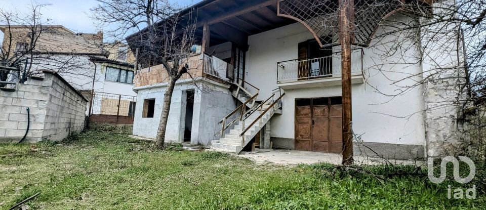 Village house 5 rooms of 107 m² in Pratola Peligna (67035)