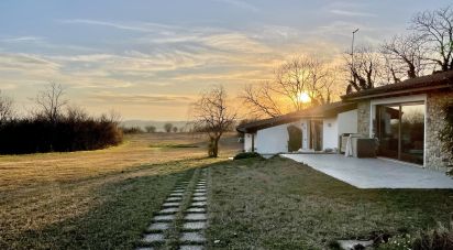 Casale 4 locali di 425 m² in Monzambano (46040)