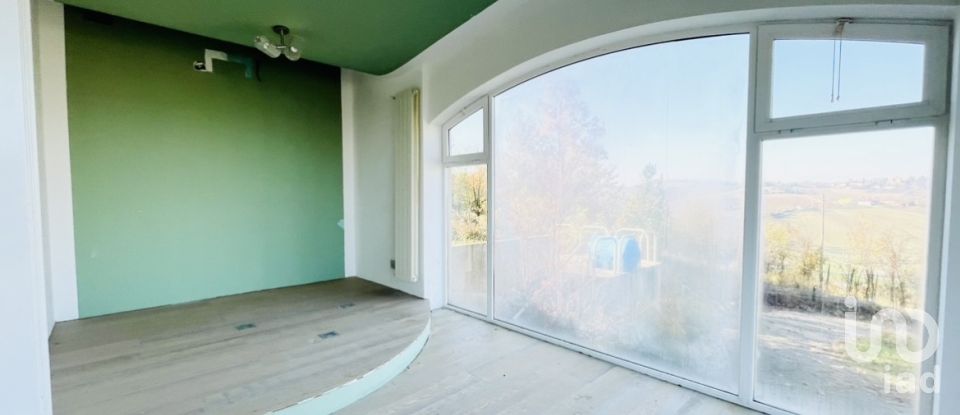 Farm 8 rooms of 420 m² in Casale Monferrato (15033)