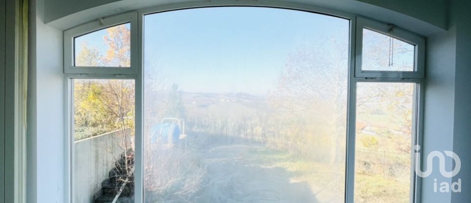 Farm 8 rooms of 420 m² in Casale Monferrato (15033)