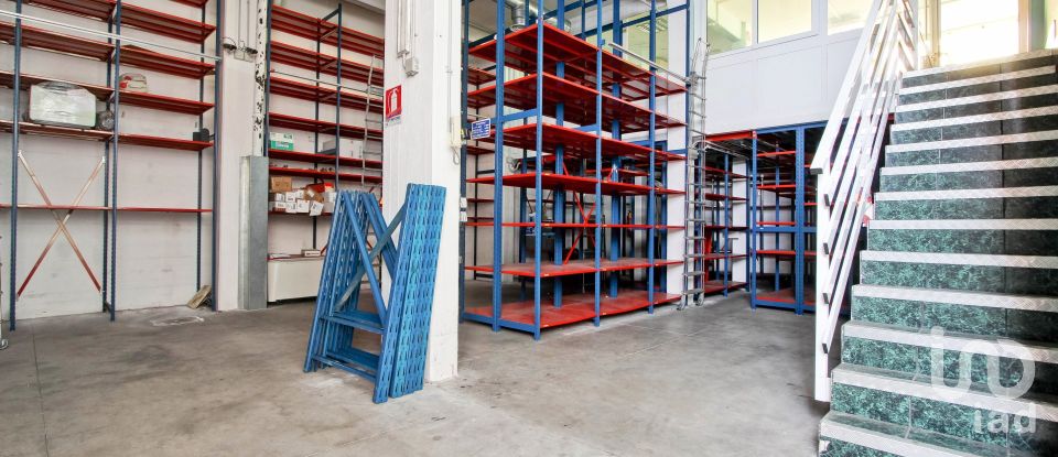 Negozio / locale commerciale di 440 m² in Roma (00128)