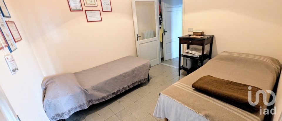 House 11 rooms of 146 m² in Popoli (65026)