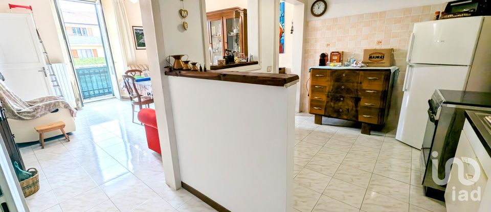 House 11 rooms of 146 m² in Popoli (65026)