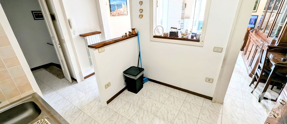 House 11 rooms of 146 m² in Popoli (65026)