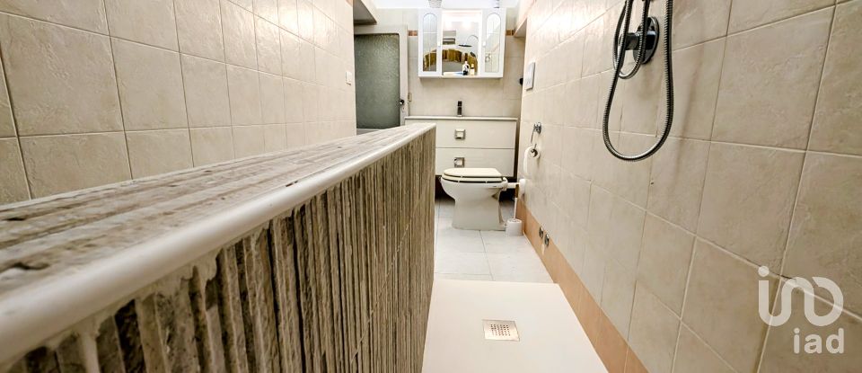 House 11 rooms of 146 m² in Popoli (65026)