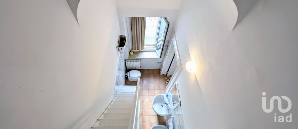 House 11 rooms of 146 m² in Popoli (65026)