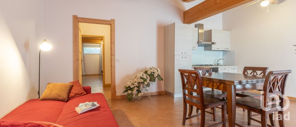 Two-room apartment of 65 m² in Sirolo (60020)