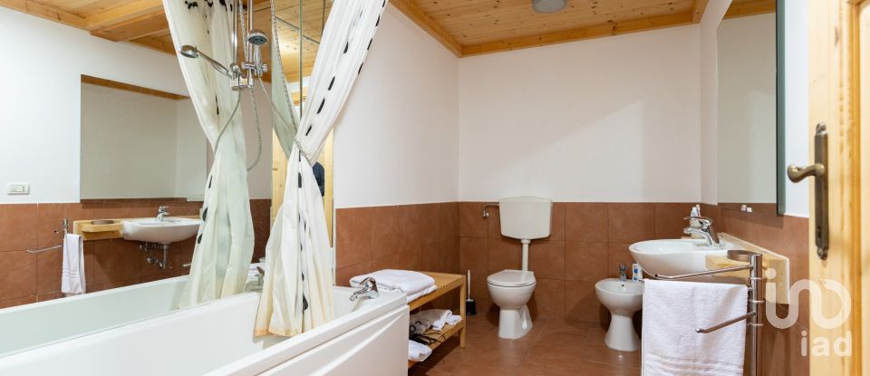 Two-room apartment of 65 m² in Sirolo (60020)