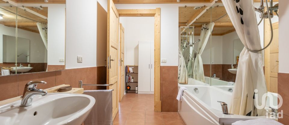 Two-room apartment of 65 m² in Sirolo (60020)