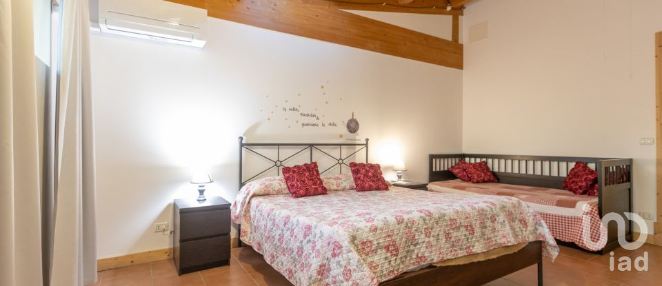 Two-room apartment of 65 m² in Sirolo (60020)