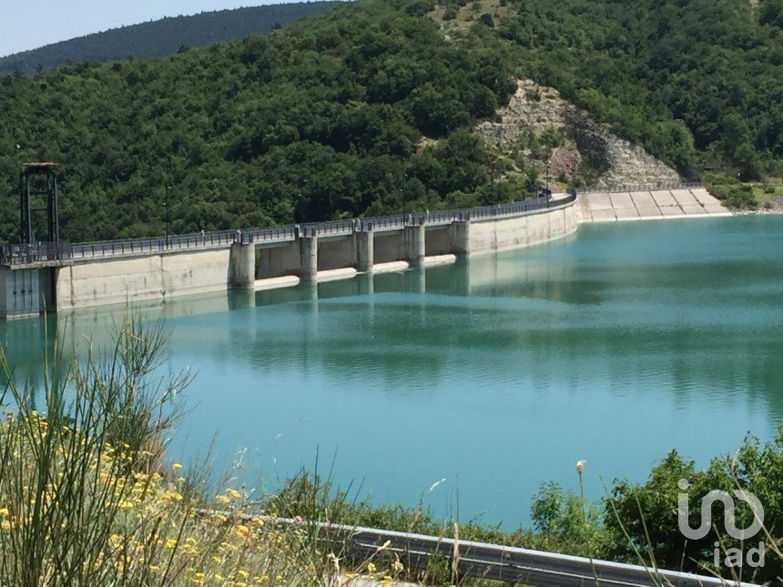 Rustico 4 locali di 193 m² in Cingoli (62011)