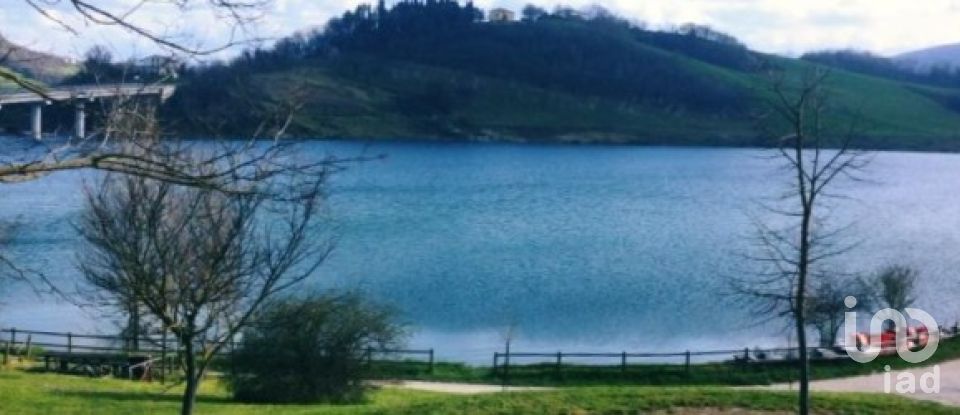 Rustico 4 locali di 193 m² in Cingoli (62011)