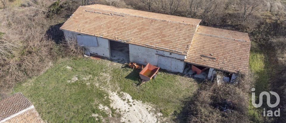 Rustico 10 locali di 222 m² in San Paolo di Jesi (60038)