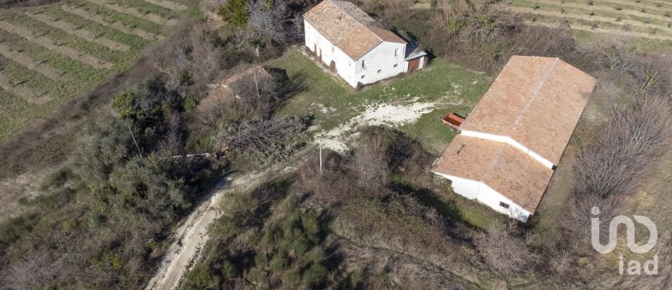 Rustico 10 locali di 222 m² in San Paolo di Jesi (60038)