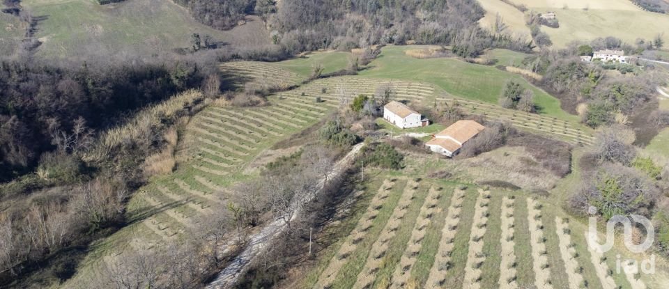 Rustico 10 locali di 222 m² in San Paolo di Jesi (60038)