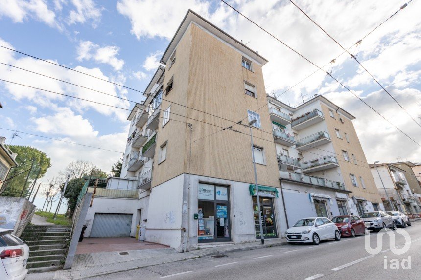 Apartment 5 rooms of 112 m² in Ancona (60128)