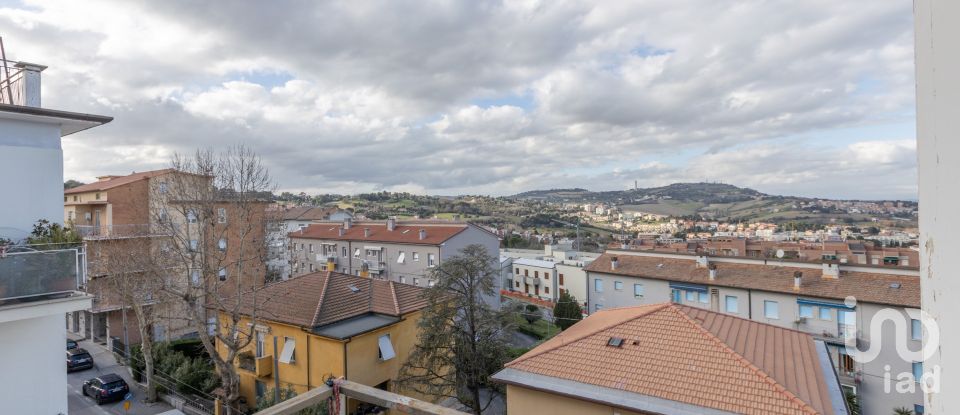 Apartment 5 rooms of 112 m² in Ancona (60128)