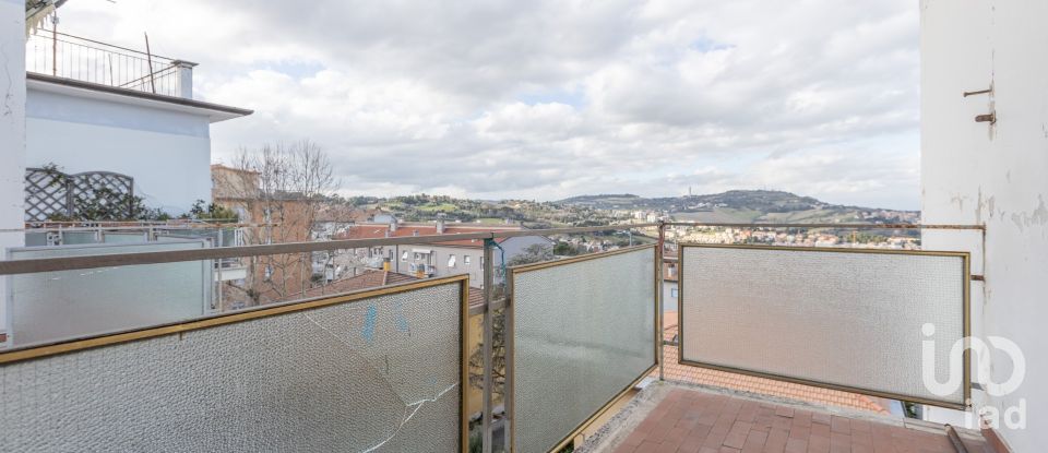 Apartment 5 rooms of 112 m² in Ancona (60128)