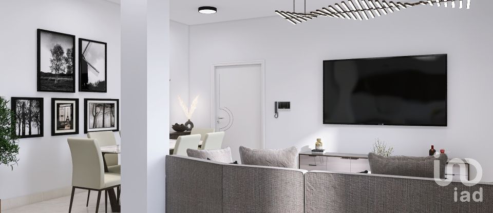 Trilocale di 102 m² a Varedo (20814)