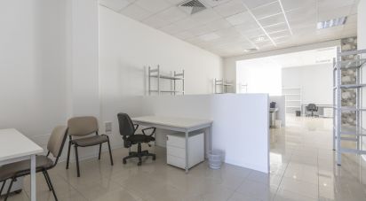 Negozio / locale commerciale di 161 m² in Loreto (60025)