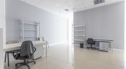 Negozio / locale commerciale di 161 m² in Loreto (60025)