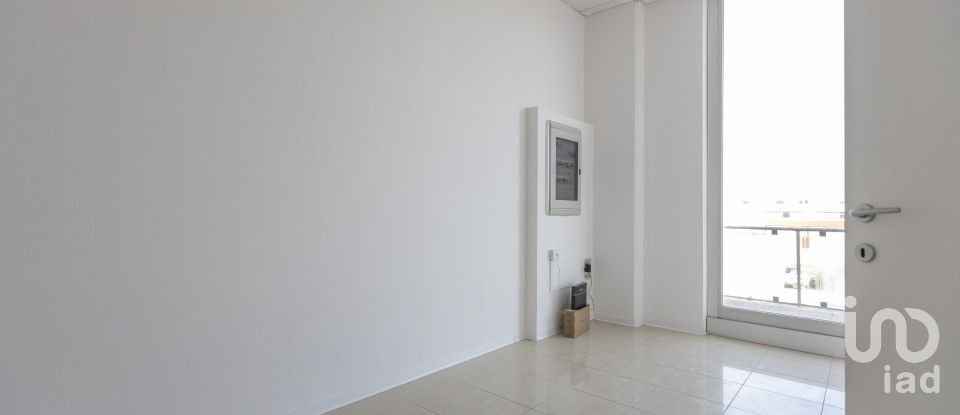 Negozio / locale commerciale di 161 m² in Loreto (60025)