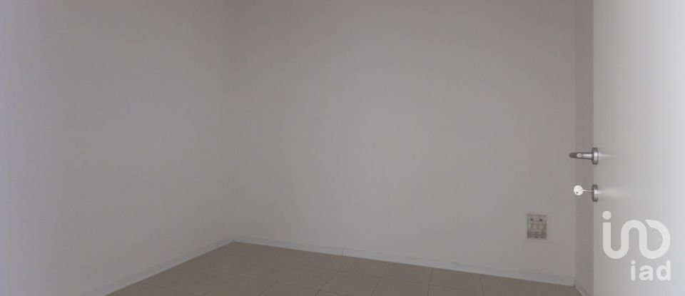 Negozio / locale commerciale di 161 m² in Loreto (60025)